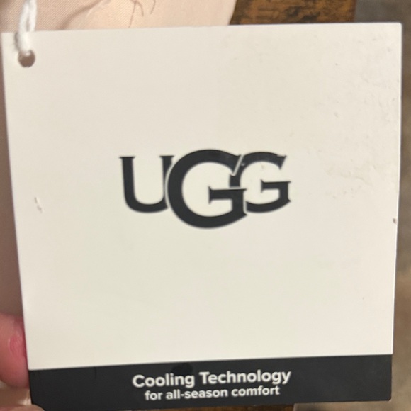 UGG Haven Cooling Queen Sheet Set in Soft Cream - Picture 2 of 6